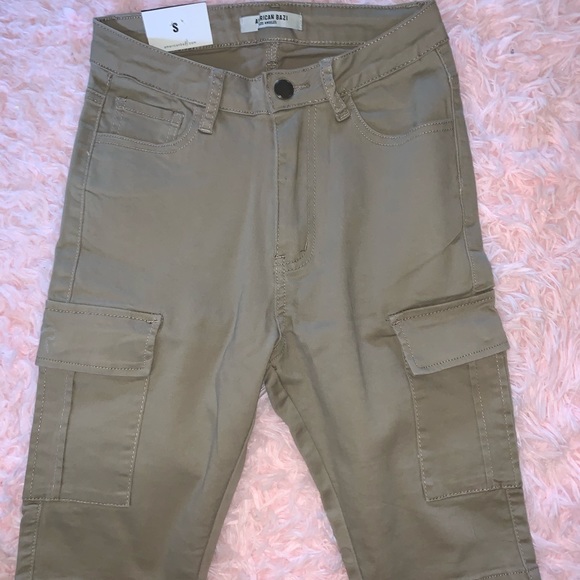 Fashion Nova Khaki Cargo Shorts - Picture 5 of 7